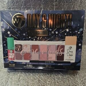 W7 Day & Night Eyeshadow Palette with Dewy Drops - Red and Cream